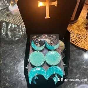 Moon Series, sets: Teal, Navy, Blue Dusk, purple and Blue combined. 1 each Avail